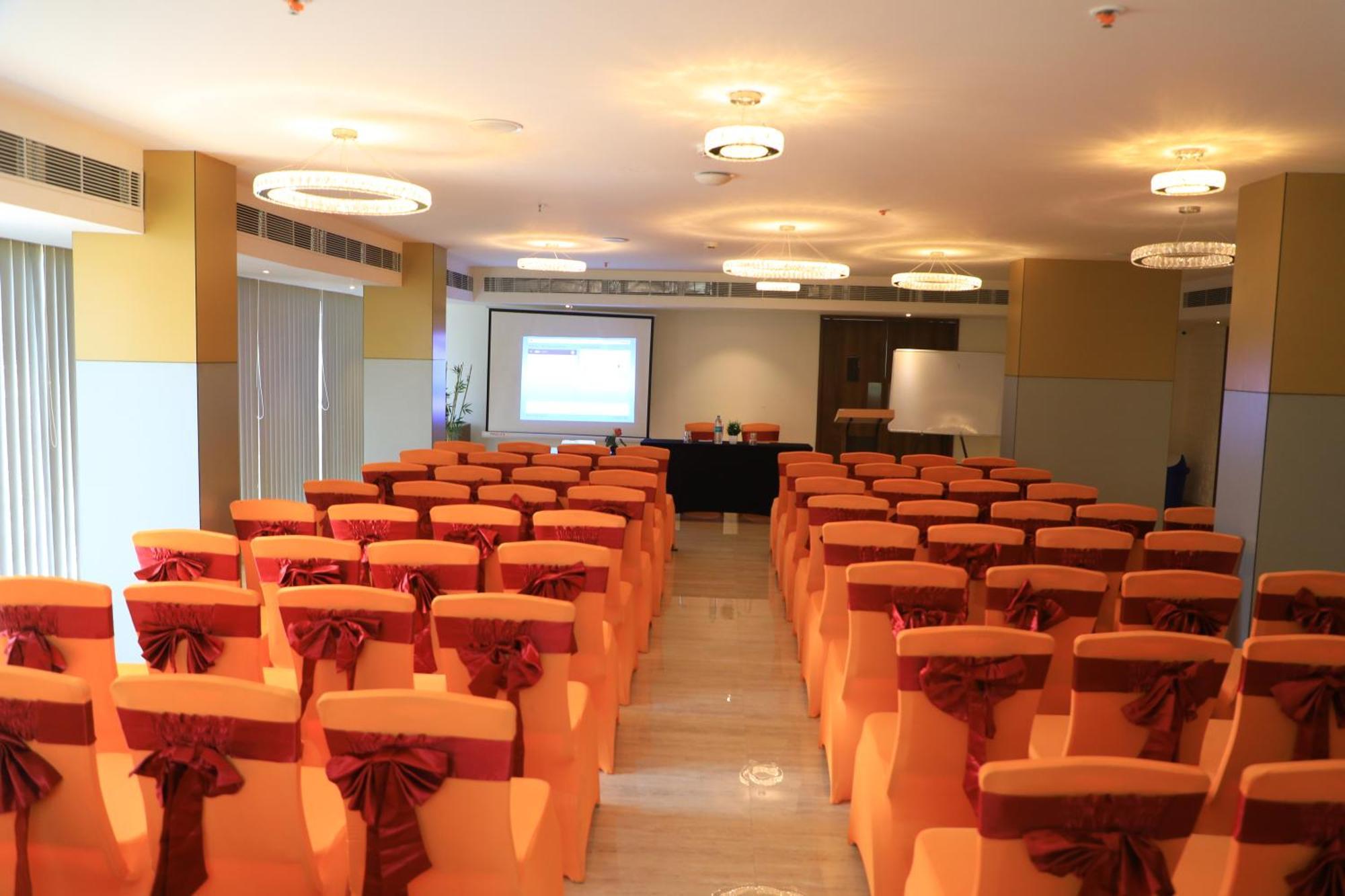 Vivid A Boutique Hotel Tiruchirappalli Exterior photo
