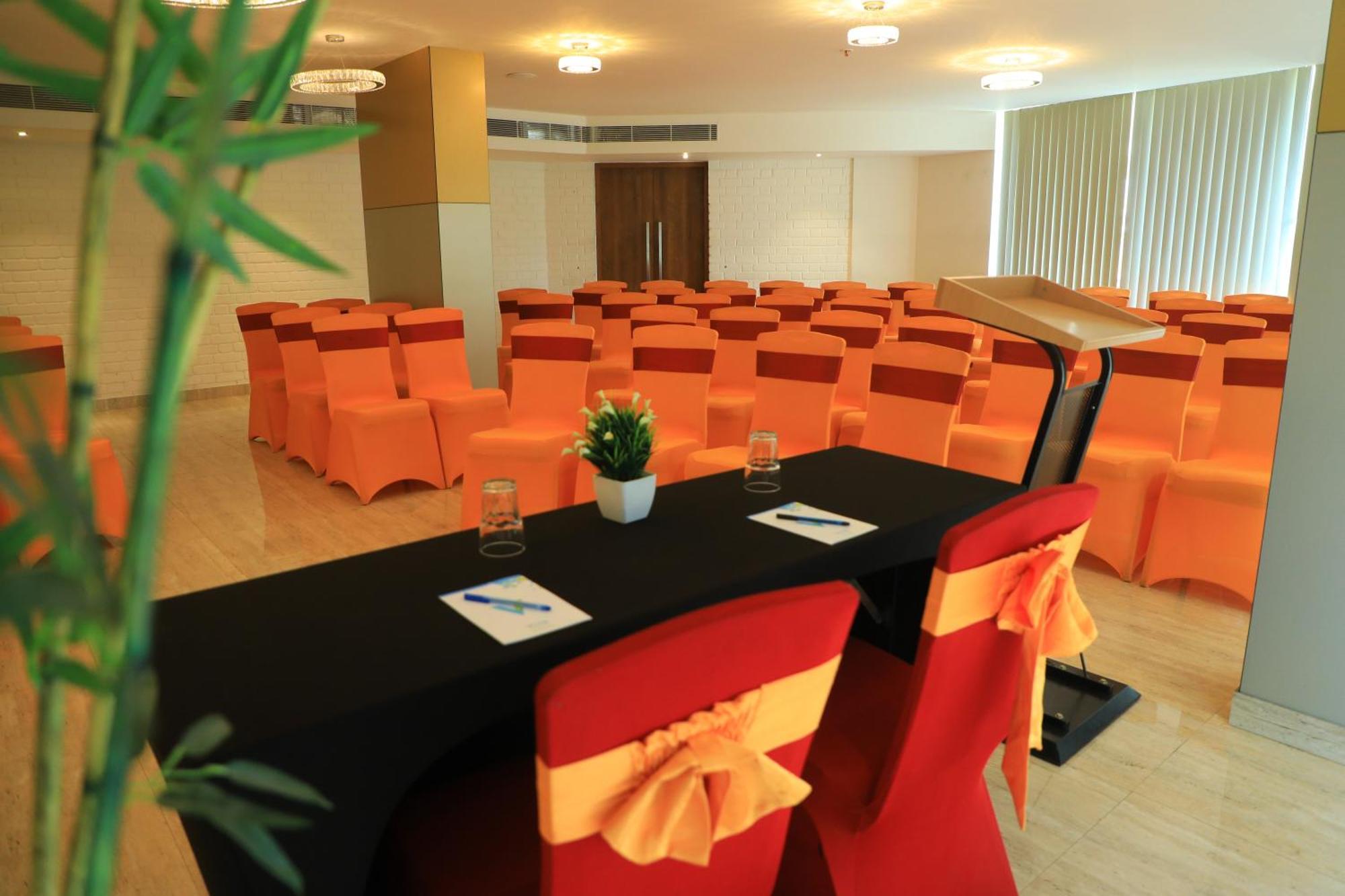 Vivid A Boutique Hotel Tiruchirappalli Exterior photo
