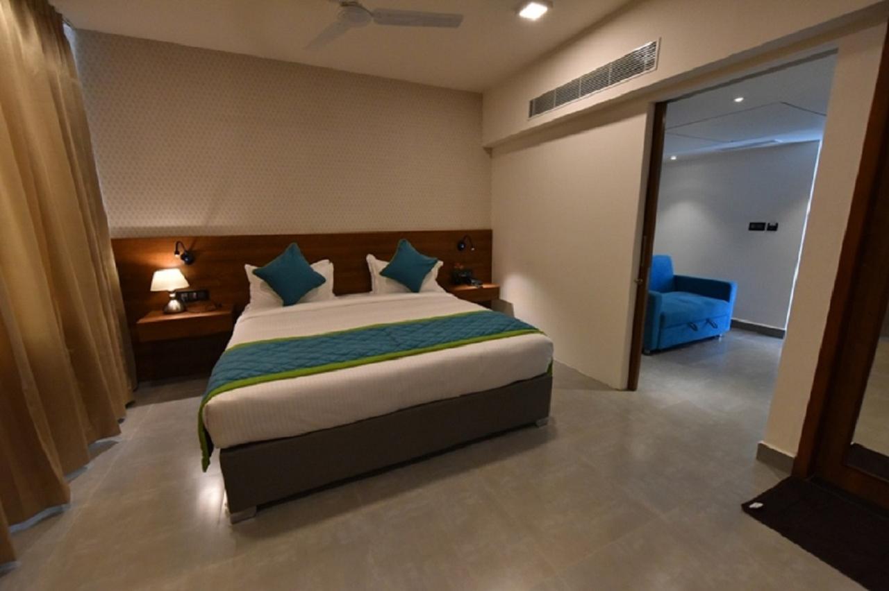 Vivid A Boutique Hotel Tiruchirappalli Exterior photo