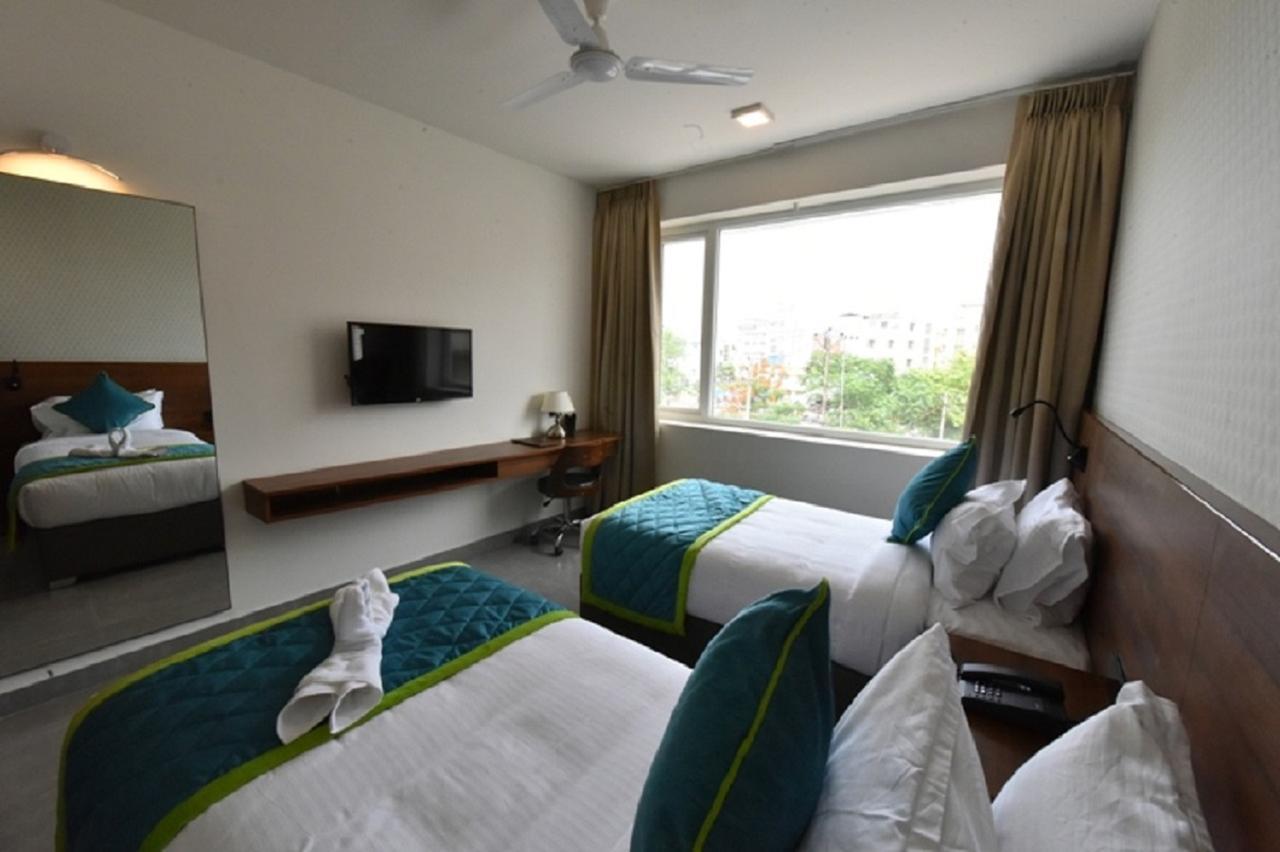 Vivid A Boutique Hotel Tiruchirappalli Exterior photo